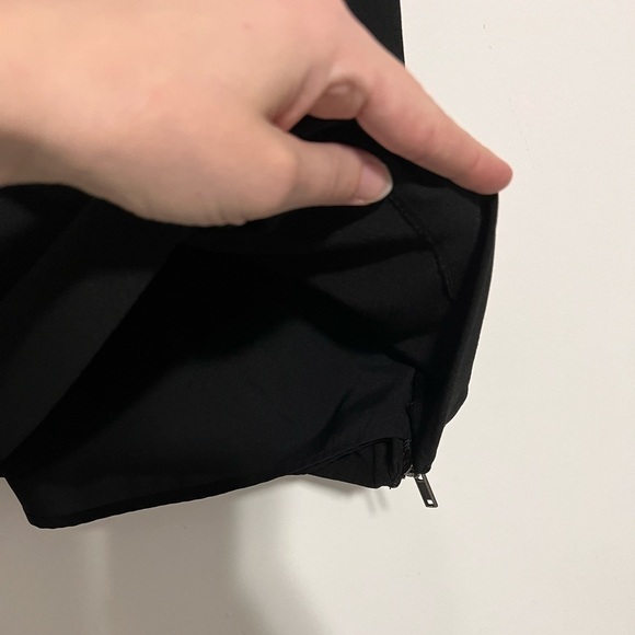 BANANA Republic Black Skirt with Zipper Slit on the side Size 10 - Picture 2 of 11
